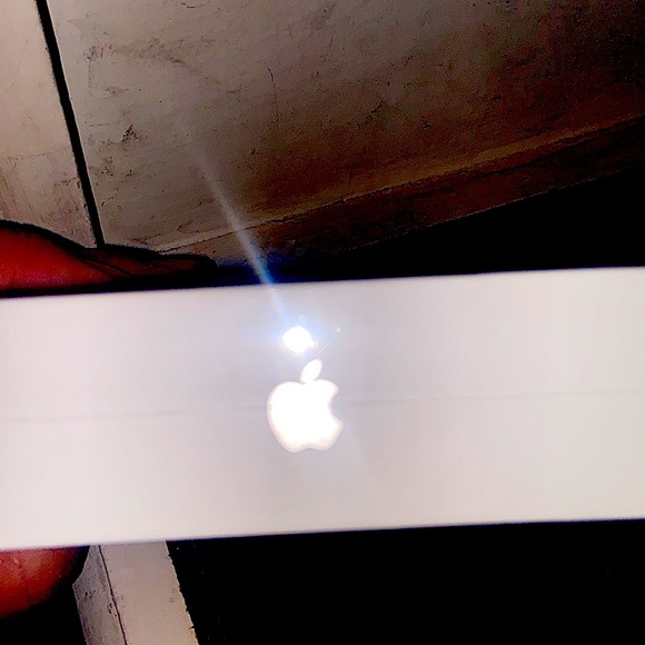 Apple AirPods Gen2 - Picture 2 of 3